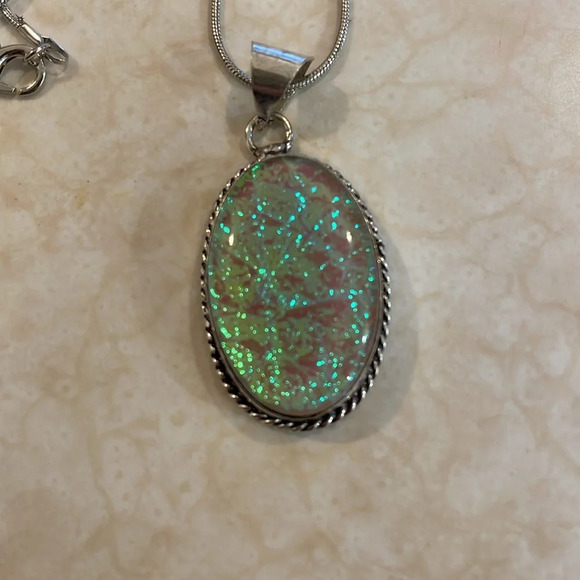 Stone Pendent on Silver Chain - Picture 4 of 5